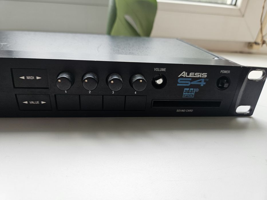 Модуль Alesis S4