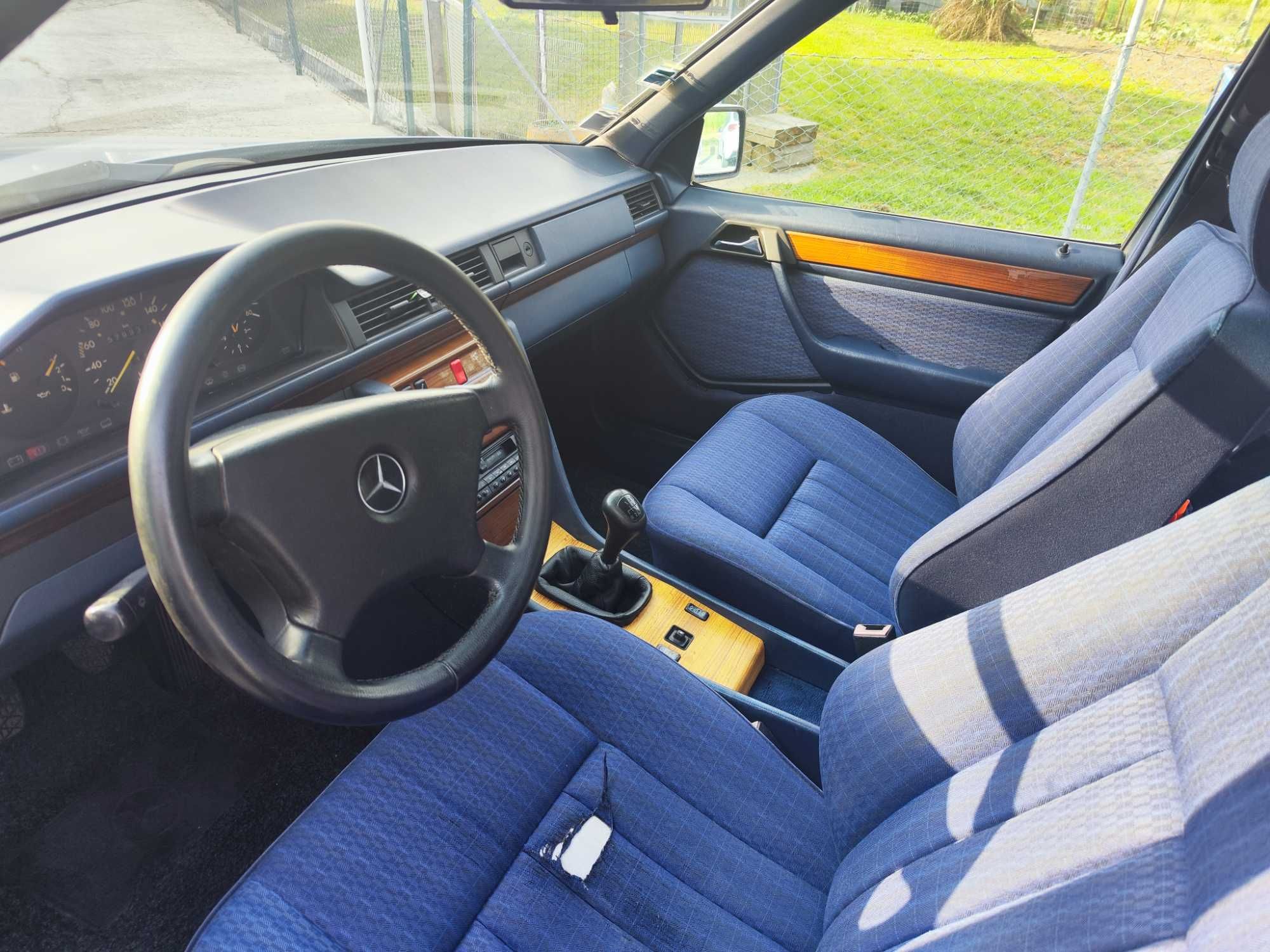 Mercedes 250D 2.5