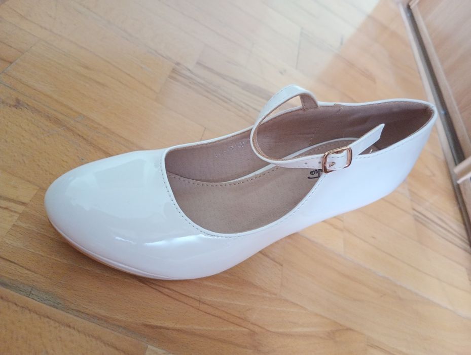 Buty ślubne białe rozmiar 38 na obcasie