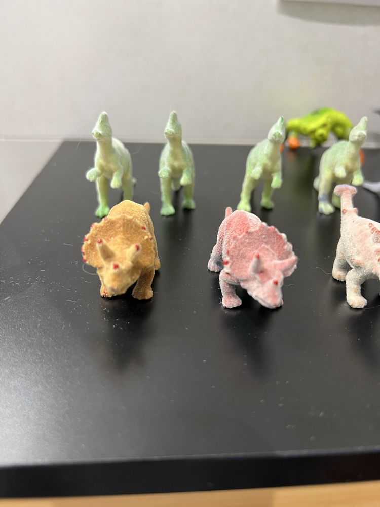 Conjunto de 18 miniaturas de dinossauros