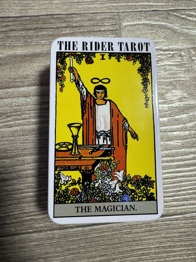 Таро Райдера-Уэйта | The Rider Tarot (в жестяной коробочке