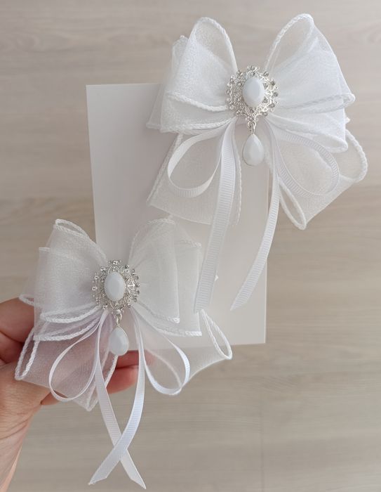 Білі нарядні, святкові банти