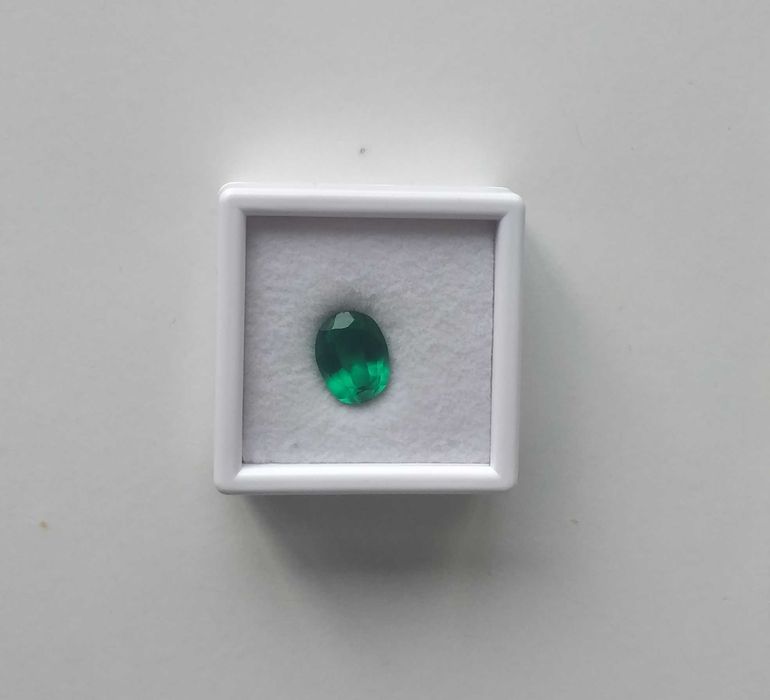 Pedra preciosa Esmeralda com certificado