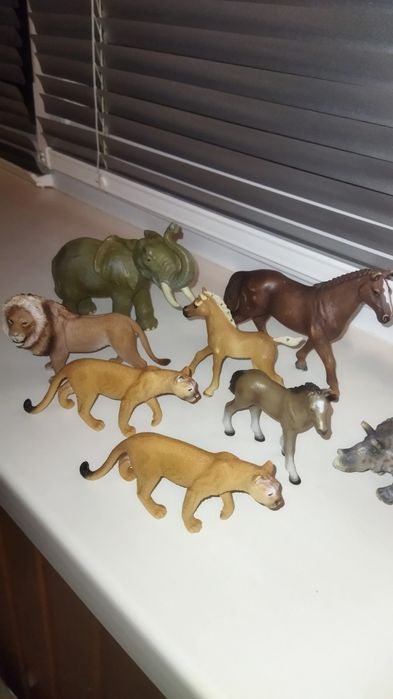 Фігурки schleich, шляйх. Слон, леа, кінь, динозавр