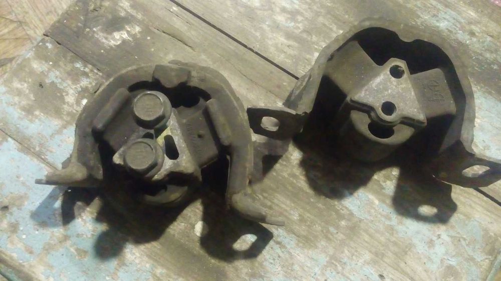 Подушкa двигуна  BMW Skoda VW SeaT   Espero кронштейн опорa