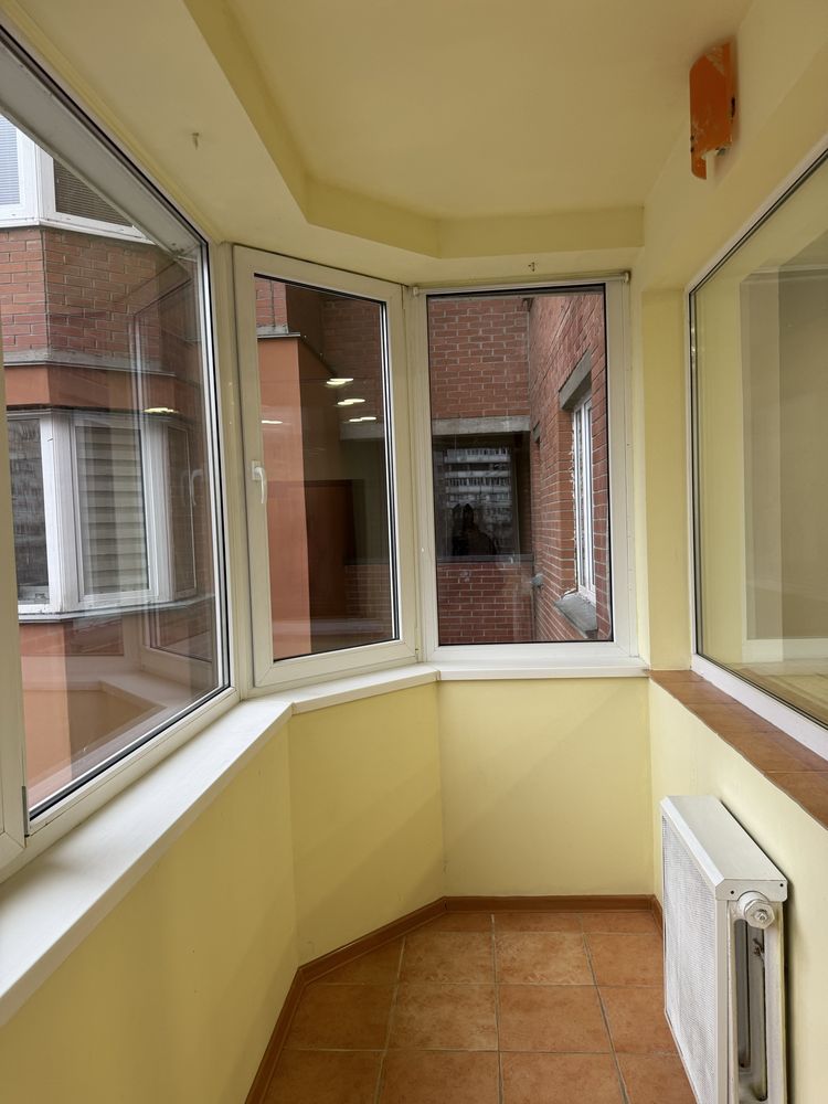 Продаж 2 кімнатноі вул Ахматовоі Анни 13 Г ( 2 поверх)метро»Позняки»