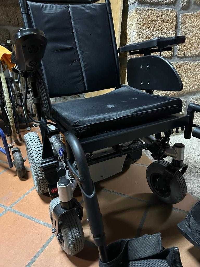Cadeira de Rodas Elétrica