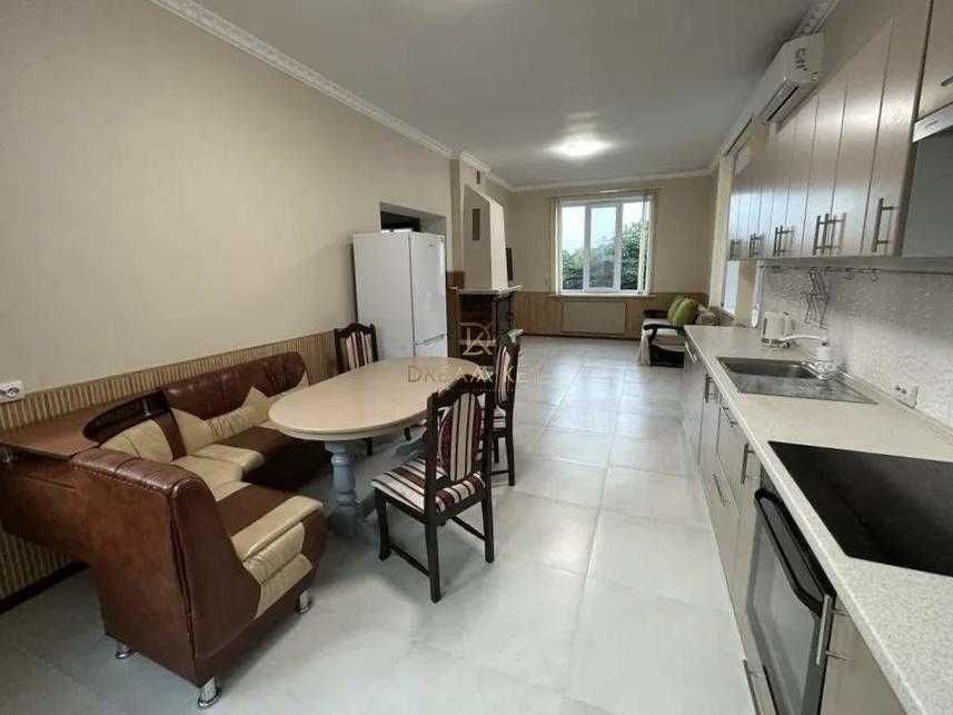Продам будинок з каміном +4 спальні в центрі с. Гора
