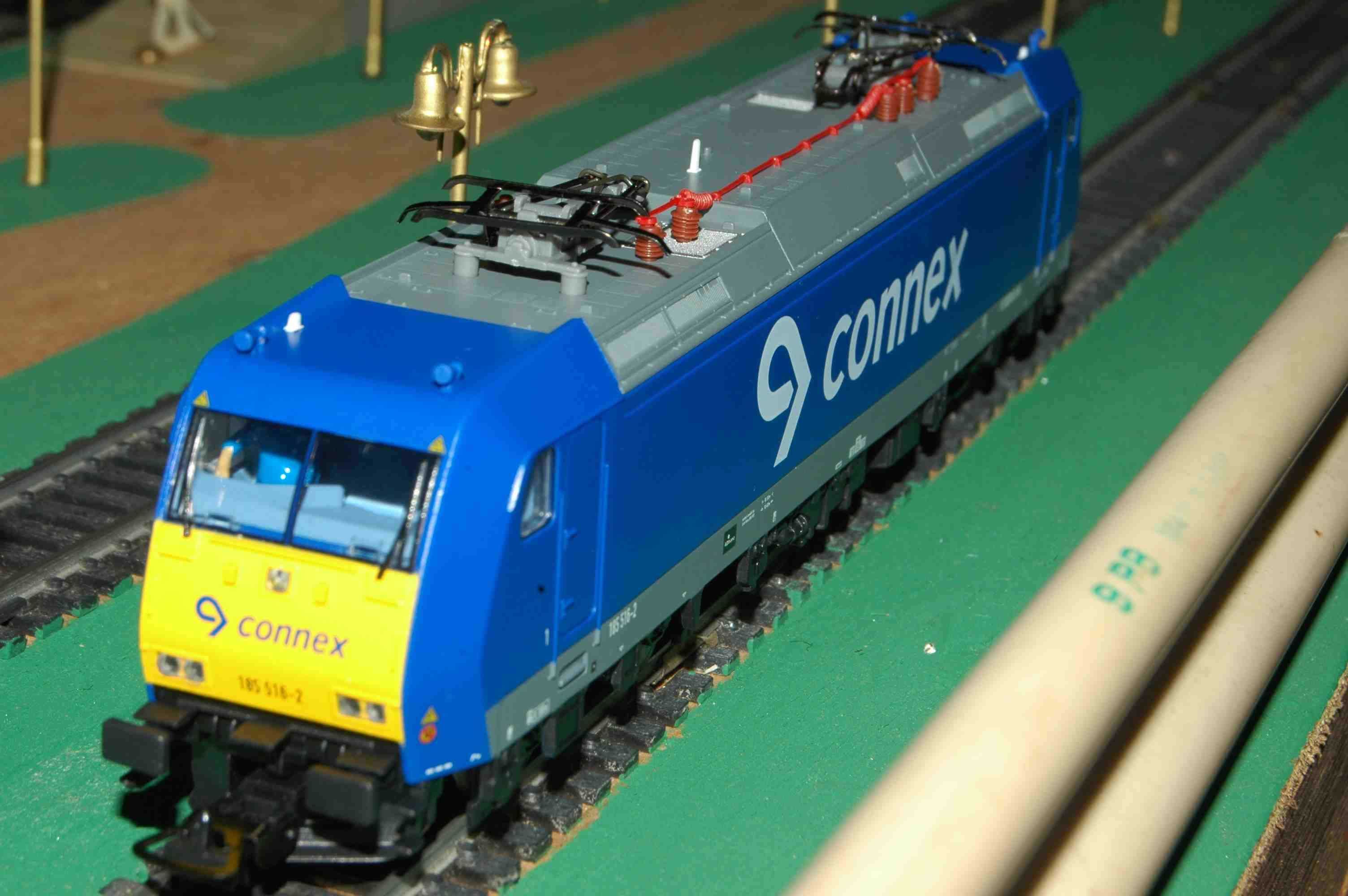 Locomotiva eléctrica BR-185 (CONNEX) PIKO HO