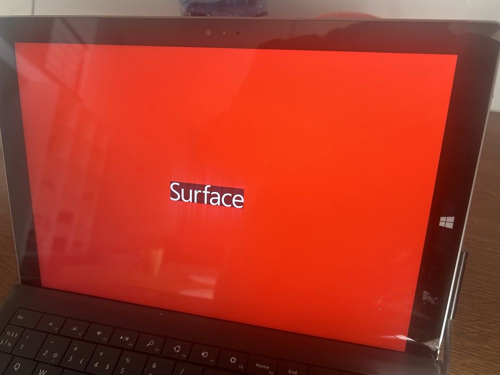 Microsoft Surface Pro 12.3 256GB SSD 8GB USZKODZONY LCD