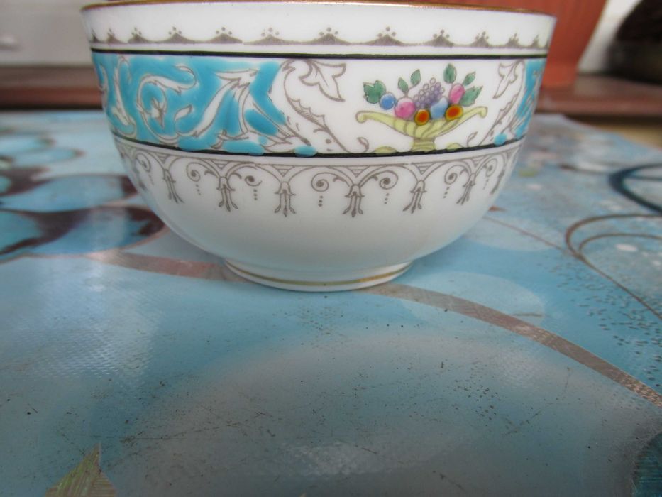 Stara cukierniczka porcelana kostna -Coalport-Montreal- england