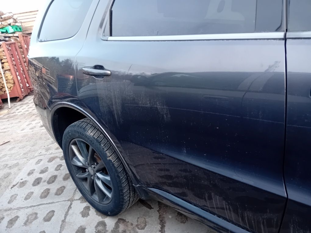 Drzwi prawy przod dodge durango pau