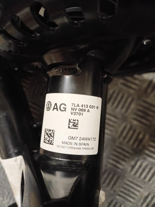 Amortyzatory komplet VW T6 , przód i tył