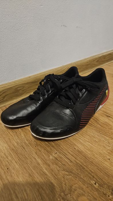 Buty czarne Puma Ferrari czerwone paseczki