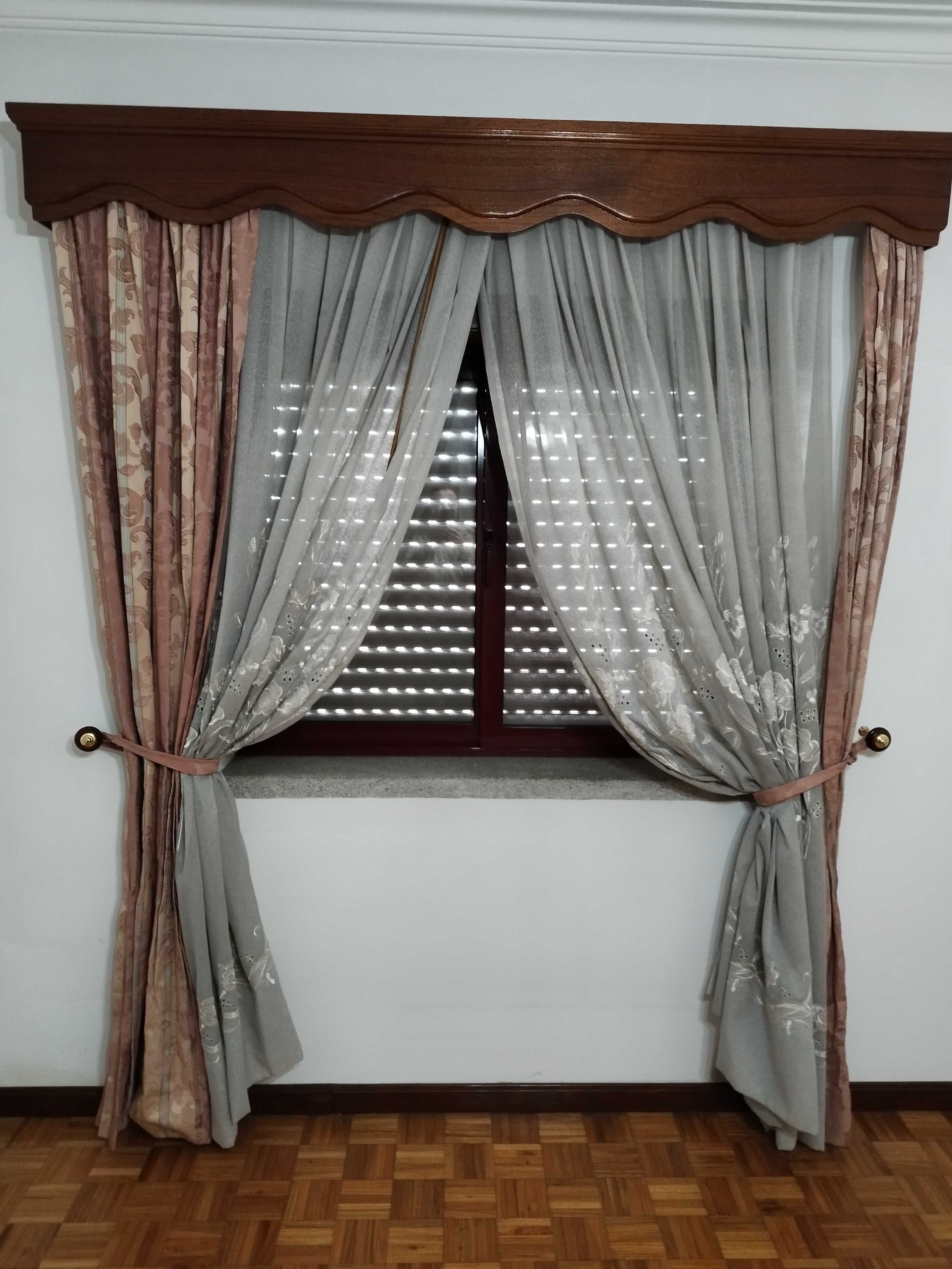 Cortinados  com pendentes