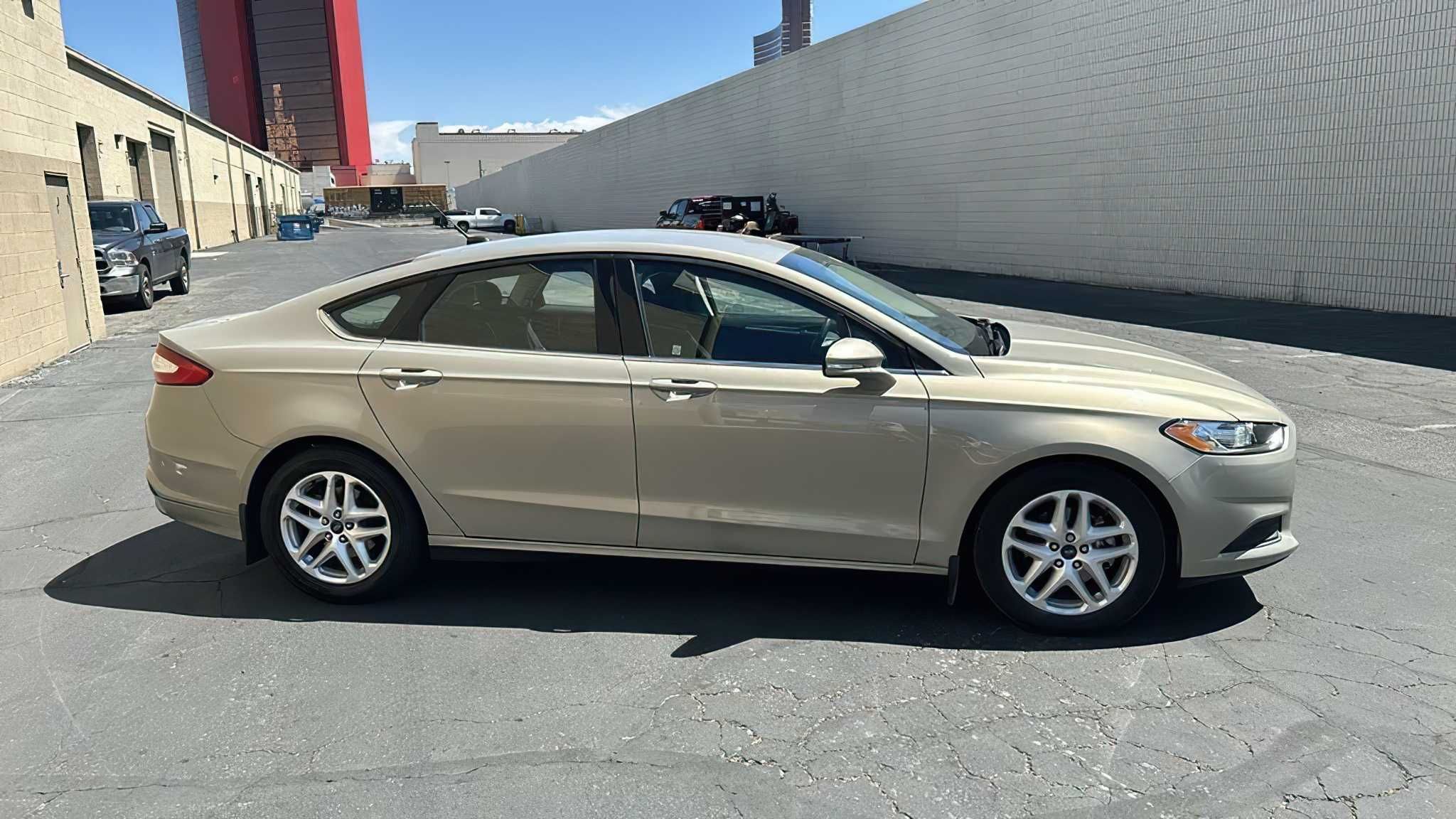 Ford Fusion 2015 Gold