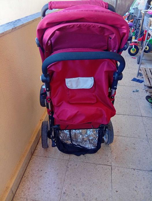 Carrinho de gêmeos