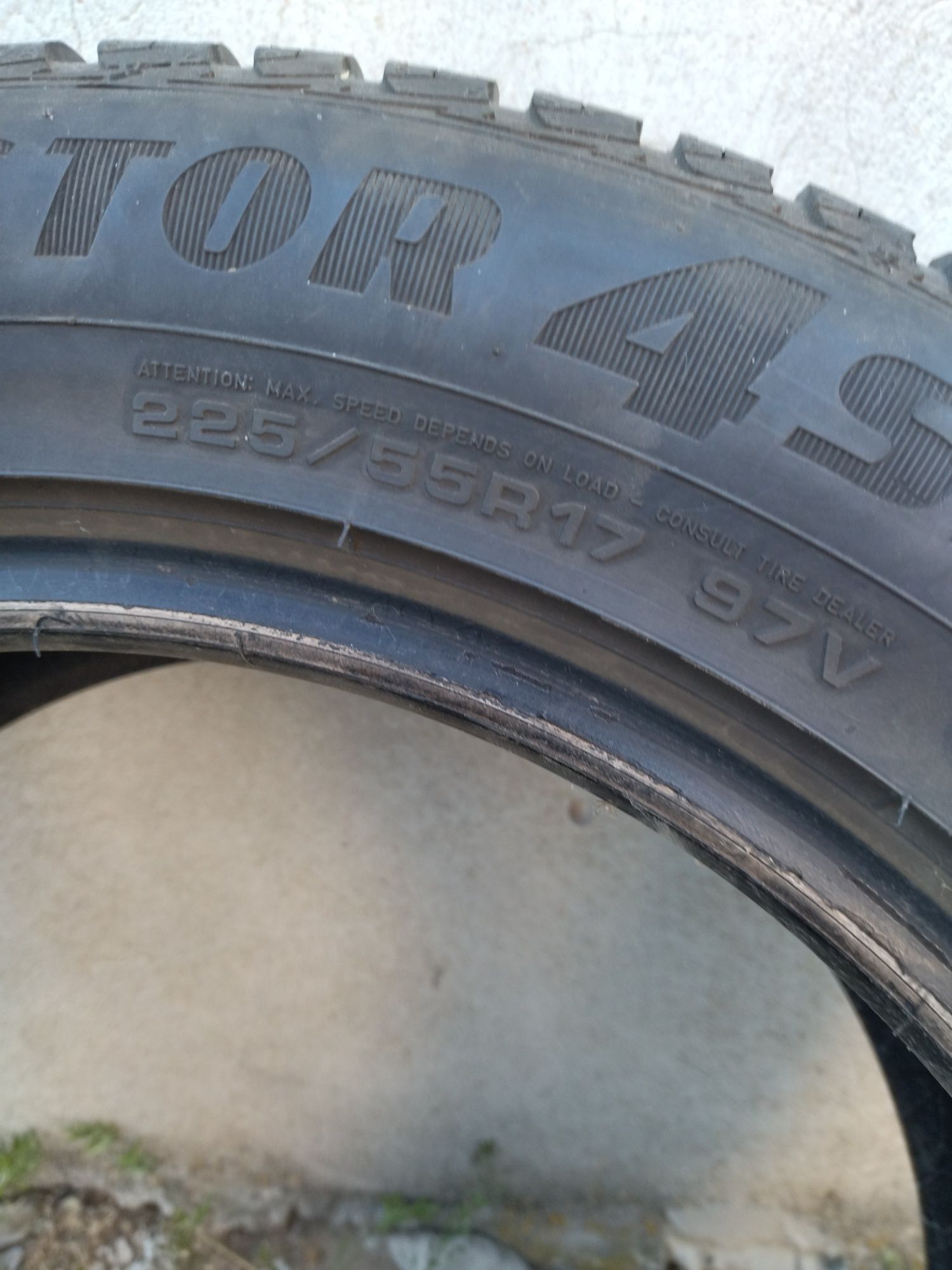 Sprzedam oponę Goodyear 225/55R17