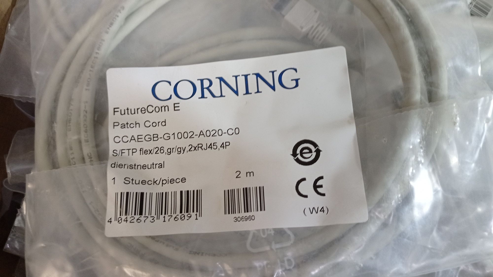 Caixa com  80 patchcords SFTP da Corning
