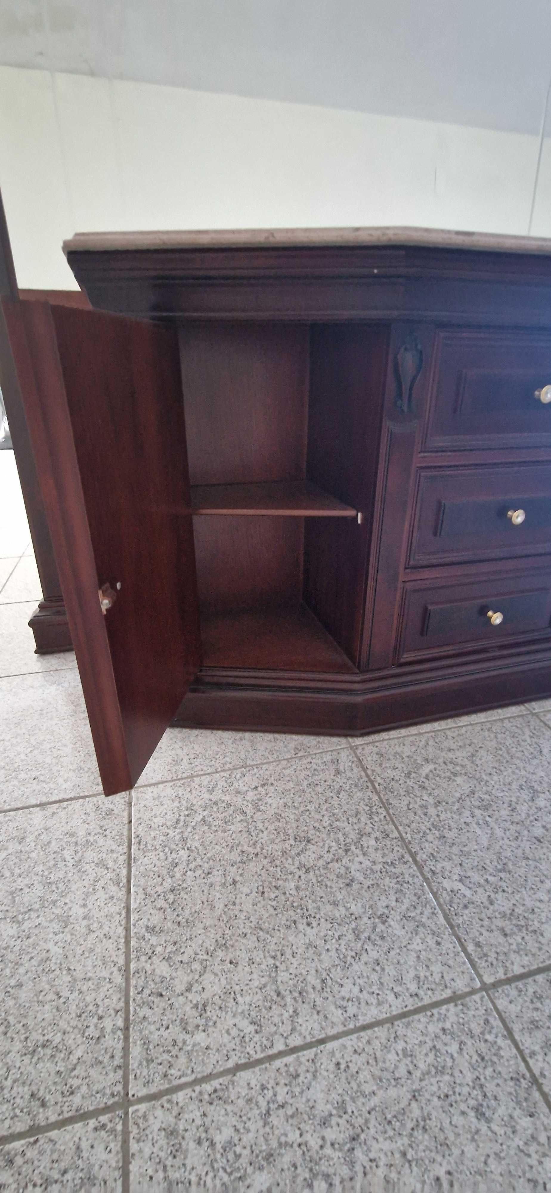 Aparador com Espelho - Hall de entrada ou sala de jantar