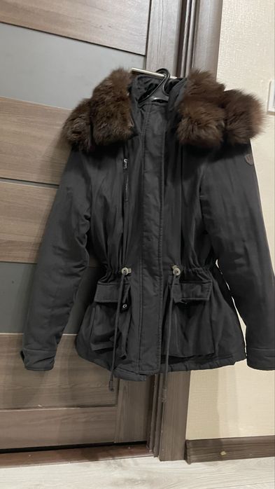 Продам жіночу  куртку