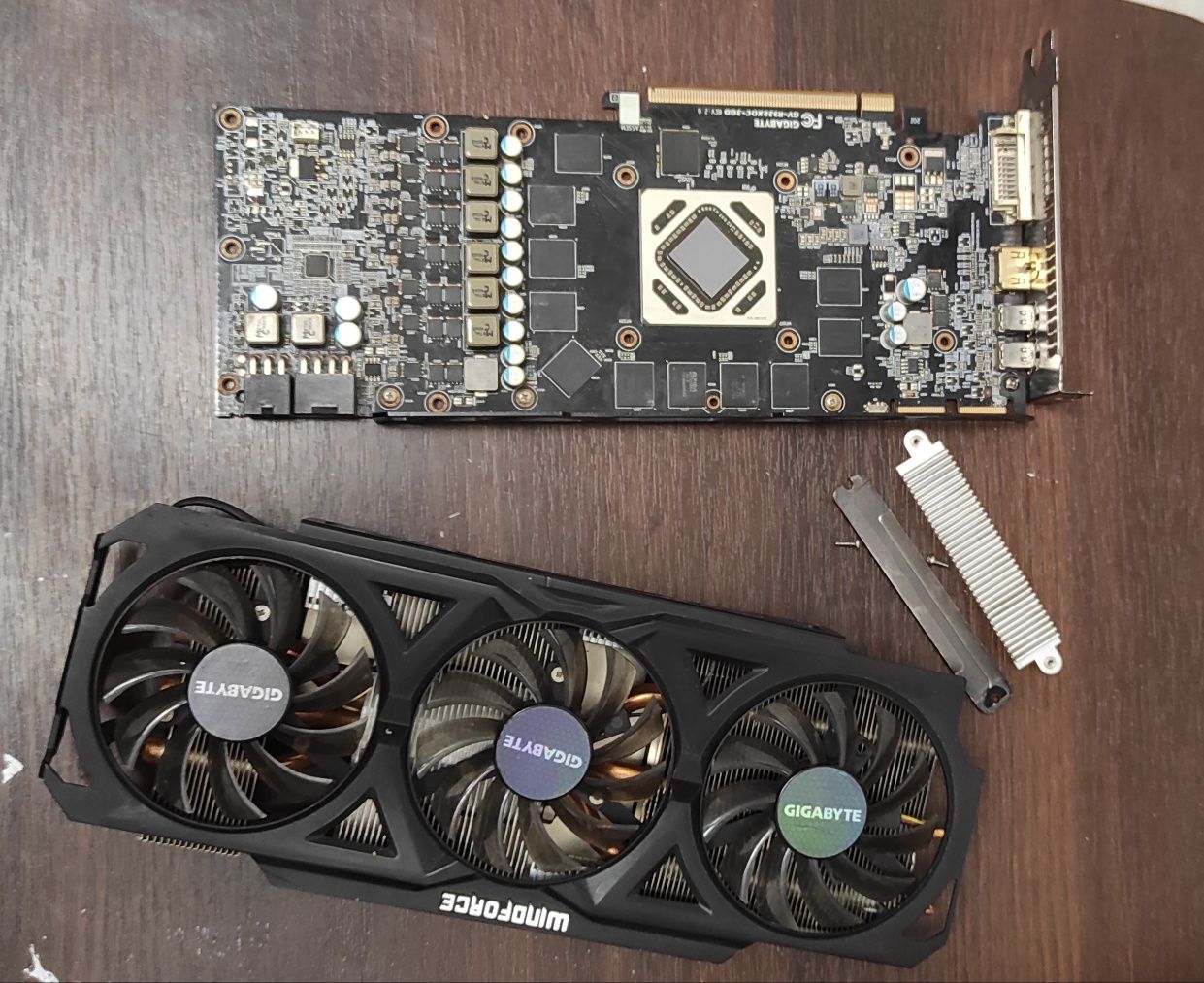 Неробоча відеокарта r9 280x 3g windforce