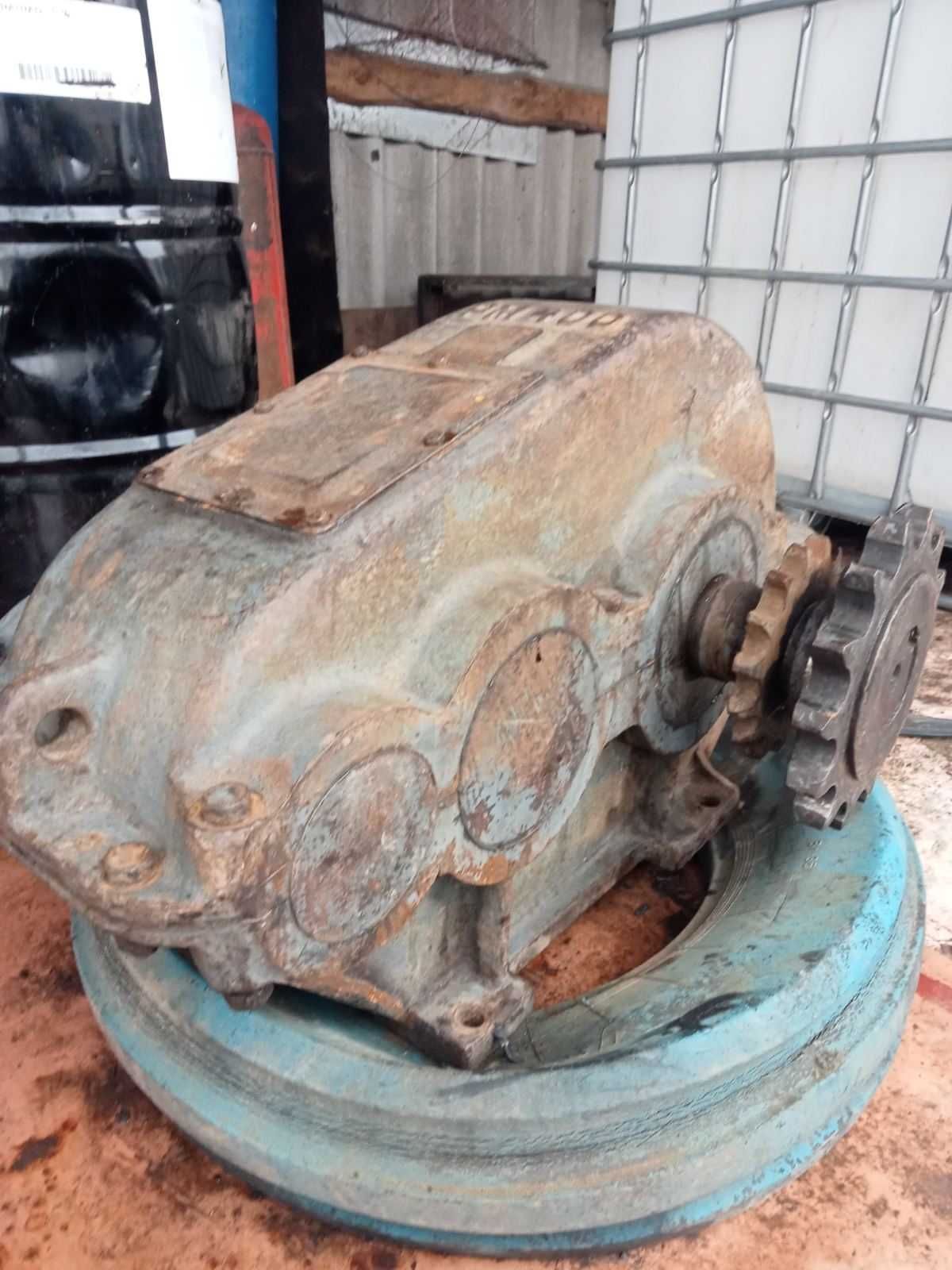 Продам Редуктор РМ400