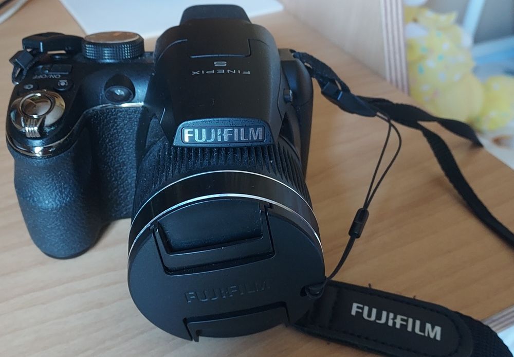 Maquina Fotográfica Fujifilm FINEPIX S 4000