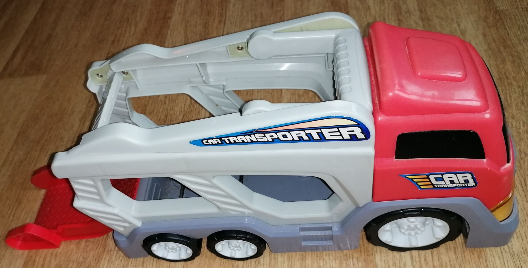 Auto transporter z odgłosami i światłami