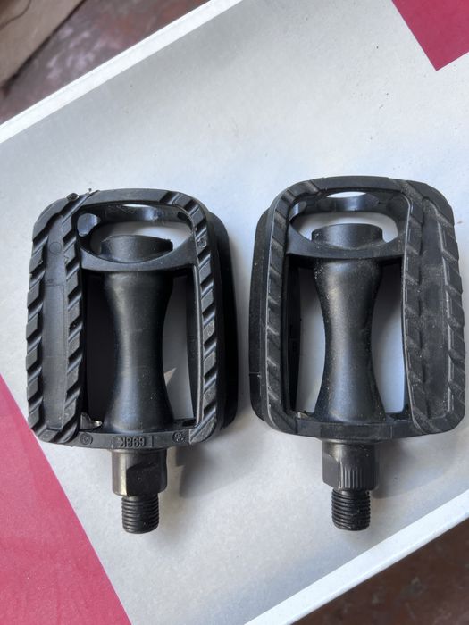 Педали на детский велосипед