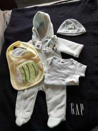 Zestaw noworodek jasny błękitny body pajacyk Sliniak r.50 BABY GAP USA