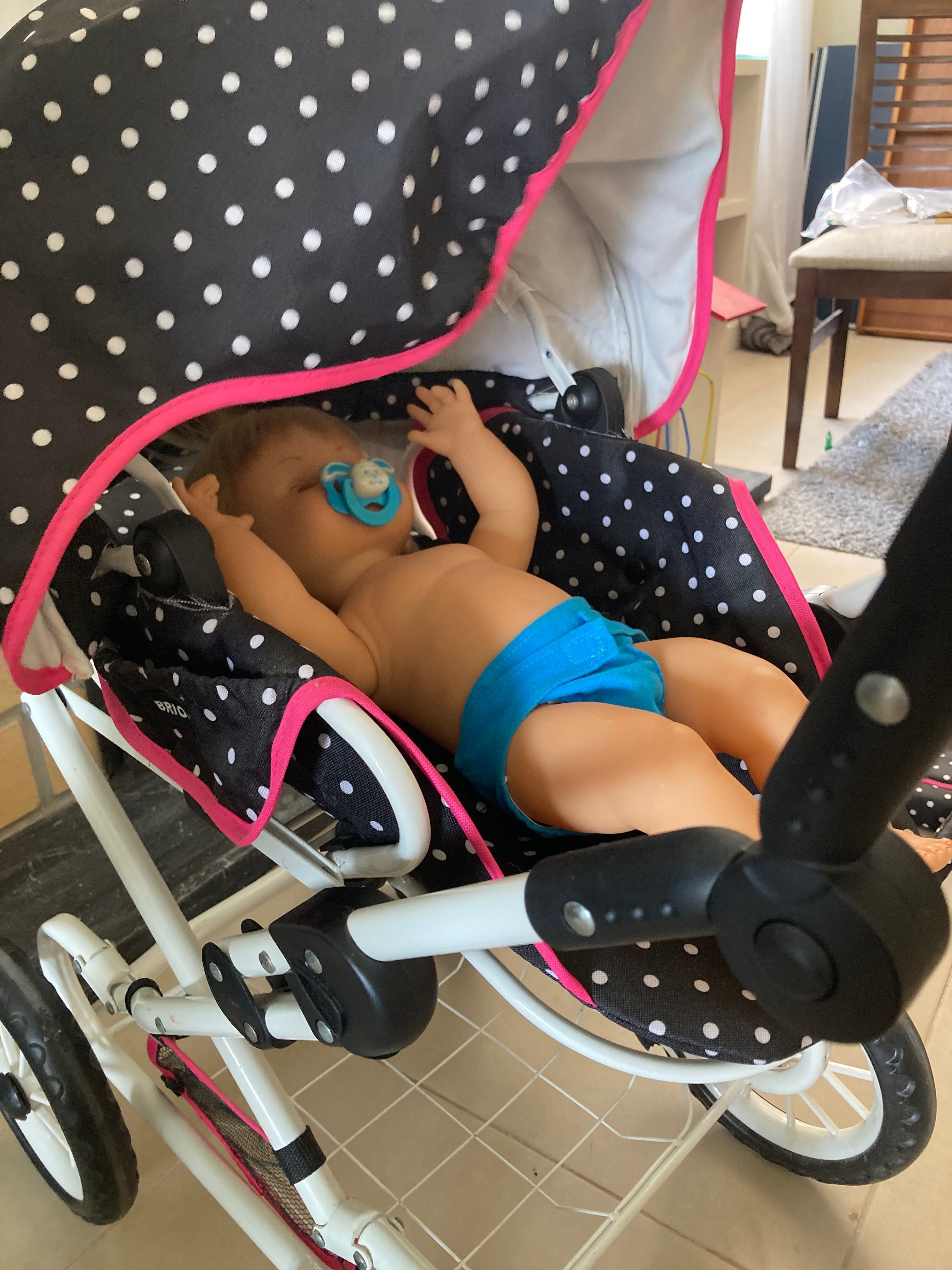Carrinho de Boneca 3 em 1 Combi Brio – Dobrável e em ótimo estado