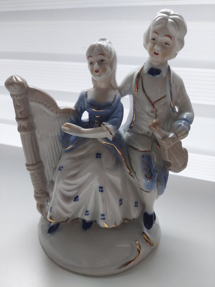 Royal  , porcelana  , porcelanowa figurka para , muzycy