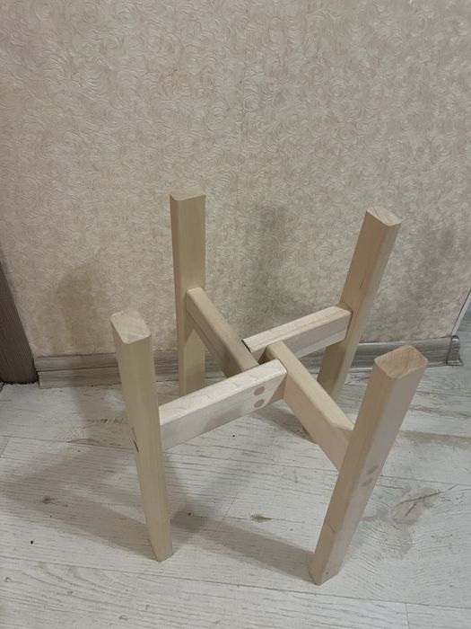 Подставка деревянная крестовая под кулер з водою(бутиль 19-20 литров)