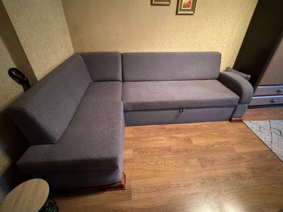 Диван кутовий.