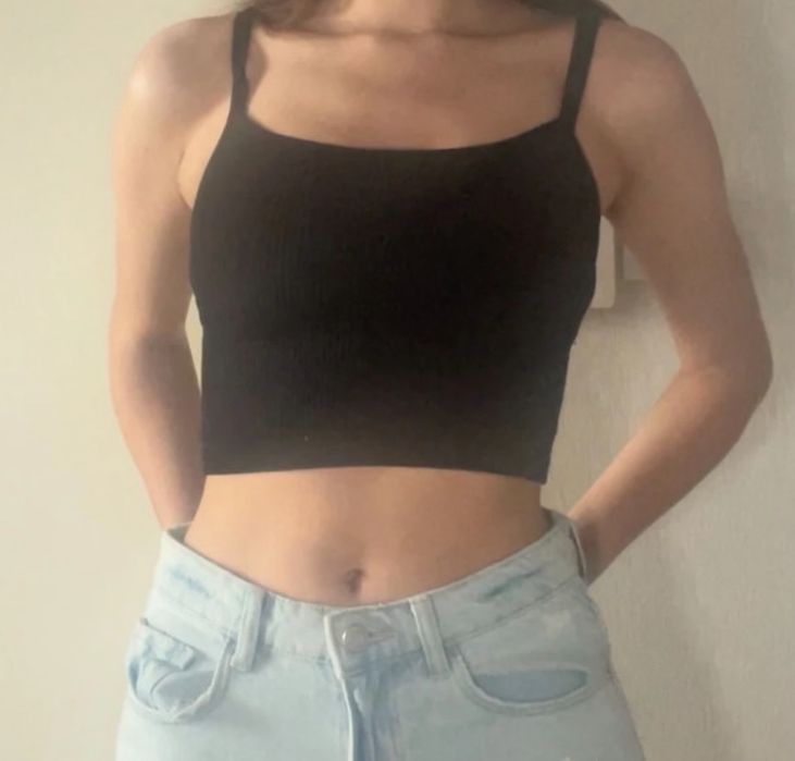 Czarny top Stradivarius