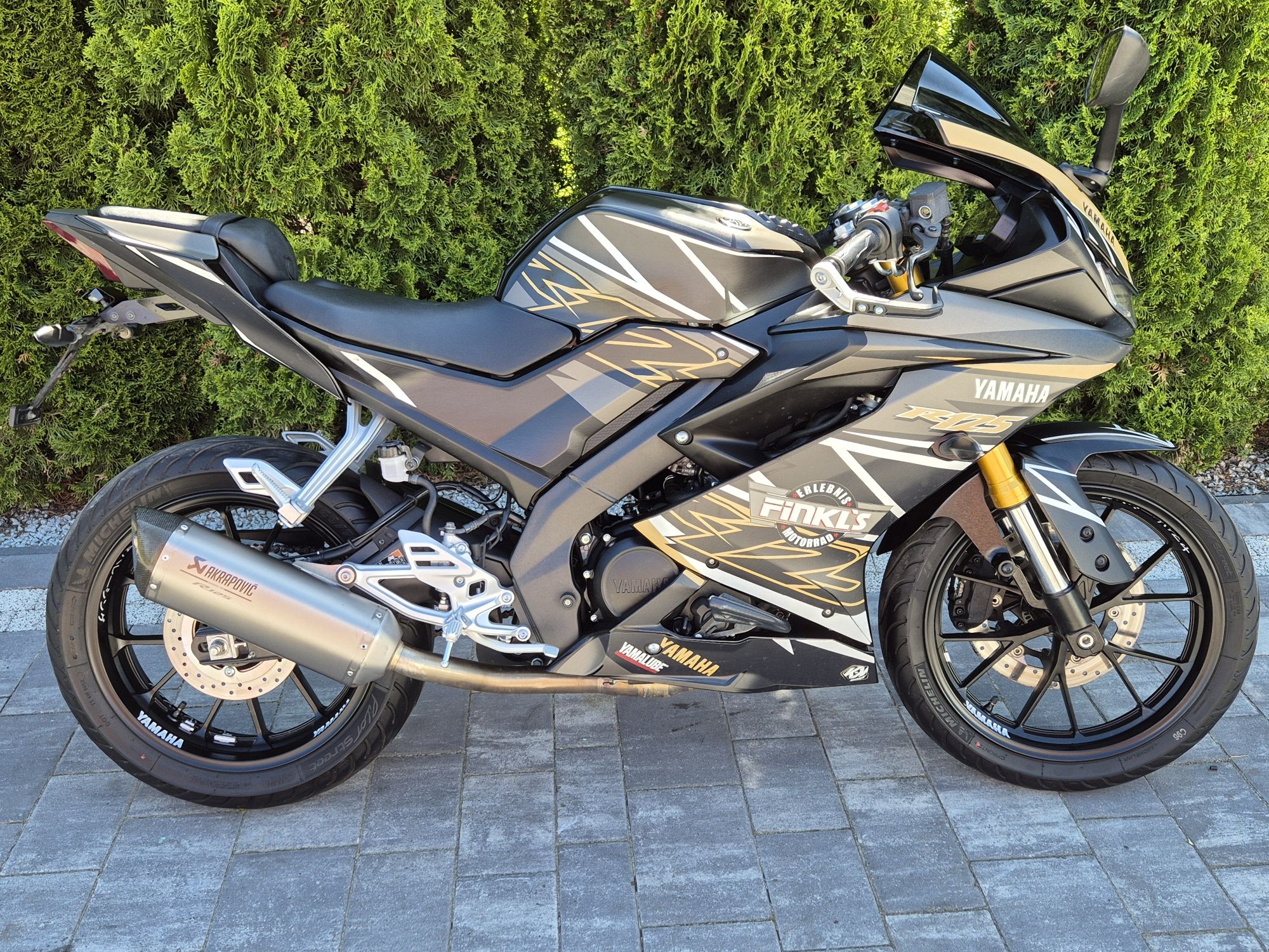 Yamaha YZF r 125 AKRAPOVIC 2020 Kat B a1