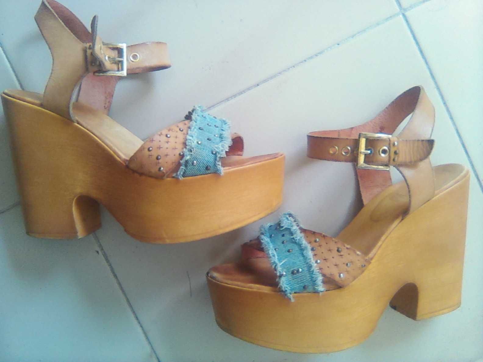 "  Sandálias / Sapatos"