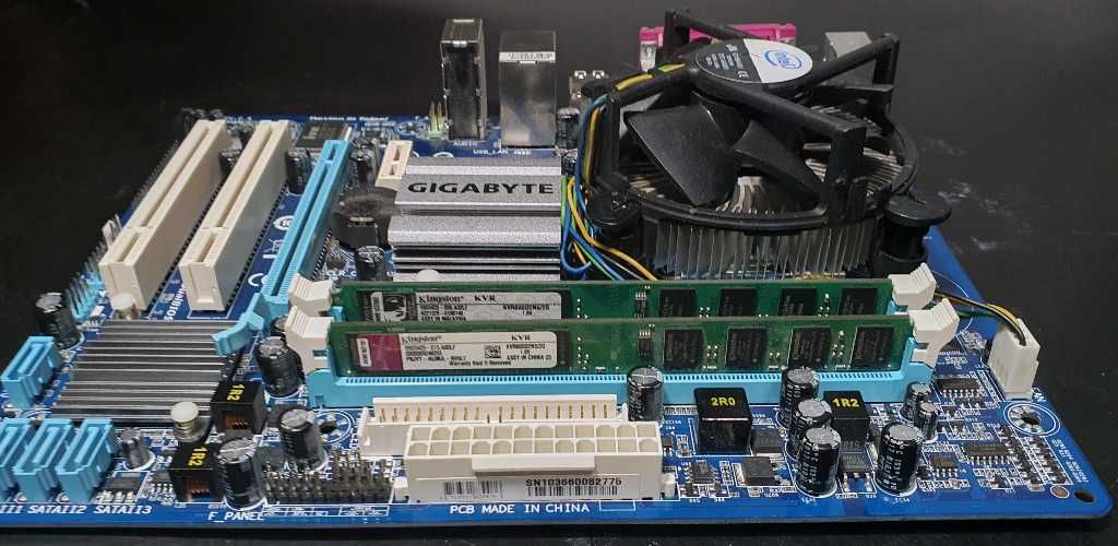 Gigabyte ga g31m es2l/Intel Quad Core 9400 2.6Ghz /4GB RAM DDR2