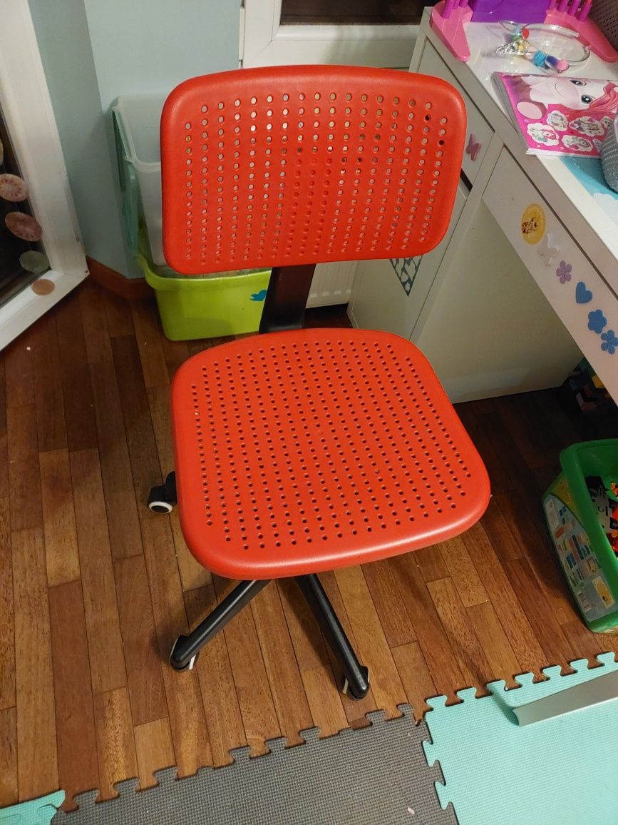 Krzeslo fotel dla dzieci, ikea. Stan bardzo dobry.