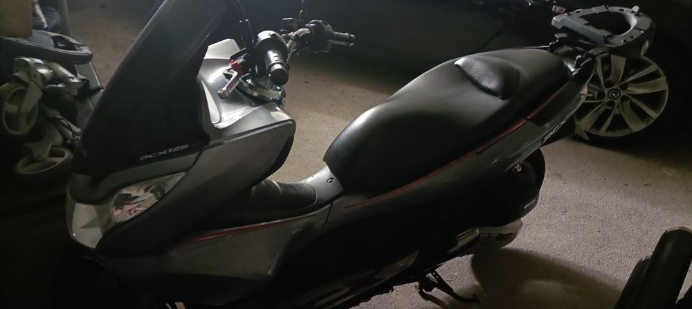 Honda 125 PCX ...