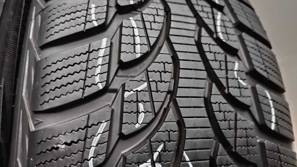 шини 225/55R17. Bridgestone. 8,5мм. 2022р.