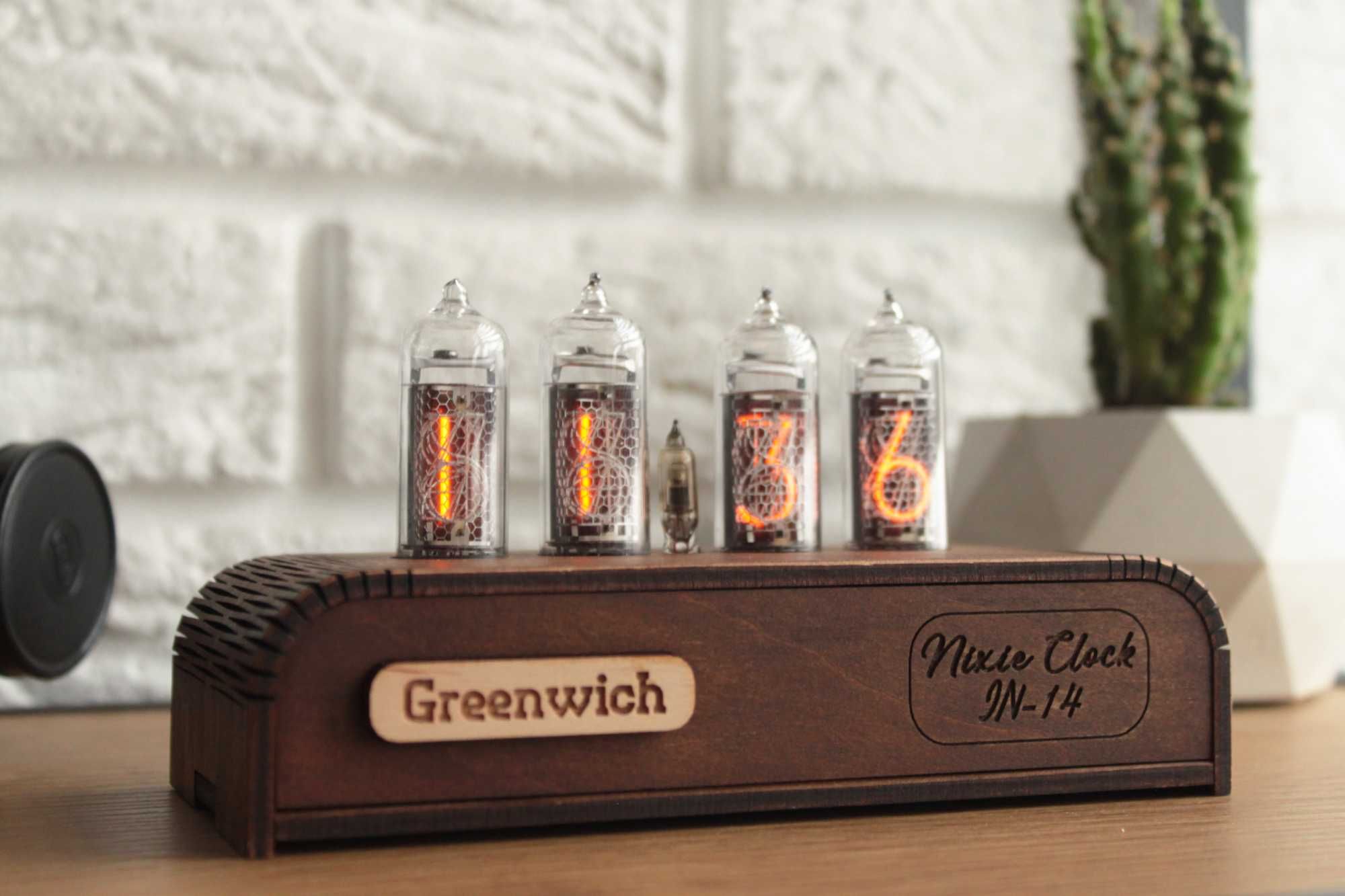 Годинник nixie clock на лампах, индикаторах ИН-14