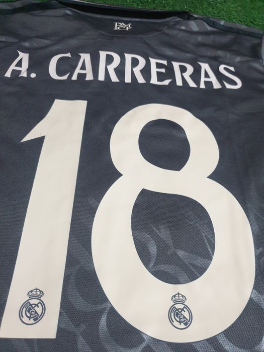 Camisola de Álvaro Carreras inspirada na do real madrid