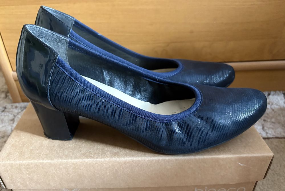 Elegancke buty Bioeco na szerokim obcasie