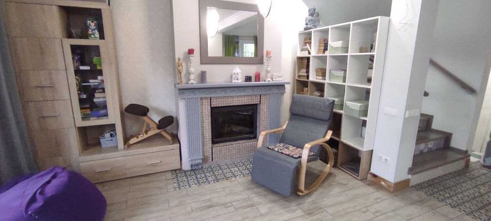 Продаж від власника. 2-поверховий дуплекс в с. Святопетрівське