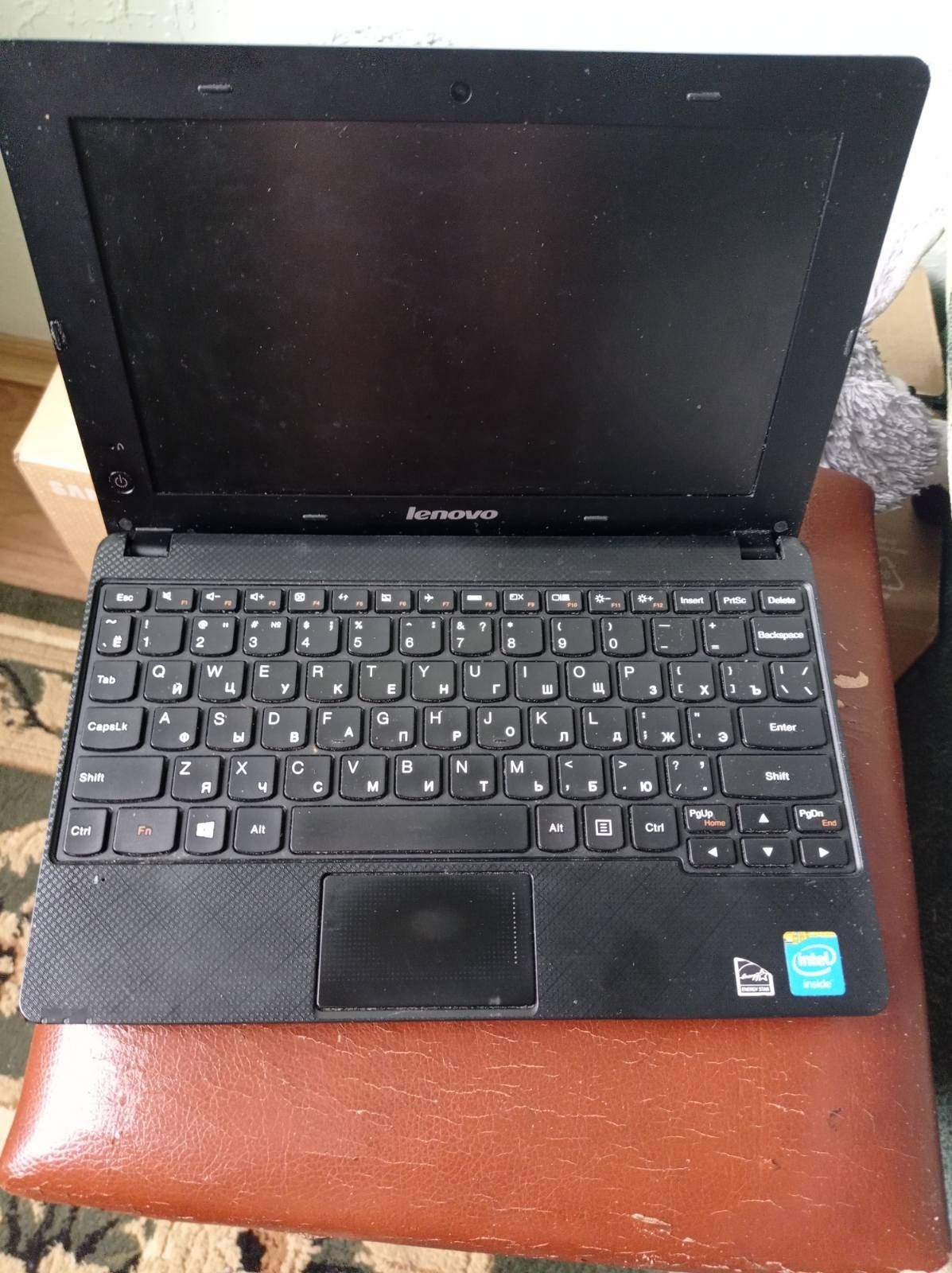 Нетбук Lenovo с повреждённым экраном