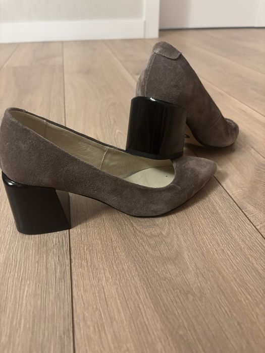 Нові замшеві туфлі 36 розмір