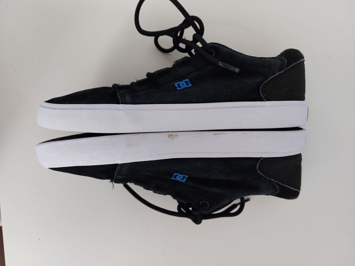 Buty DC Hyde trampki niskie 40 czarne 26 cm zamszowe skórzane