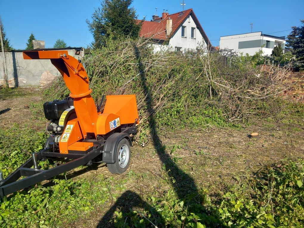 Rębak spalinowy/rozdrabniacz gałęzi/ czyszczenie działek